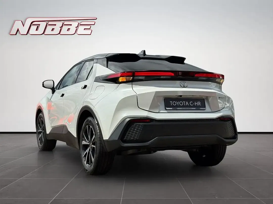 Toyota C-HR - Thumbnail 3