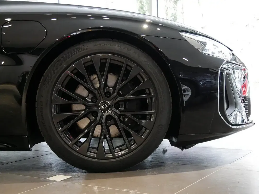 Audi e-tron GT - Thumbnail 6