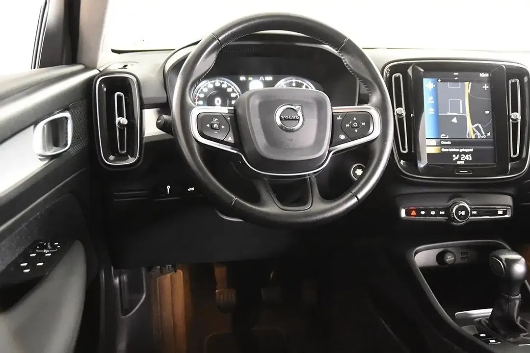 Volvo XC40 - Thumbnail 11