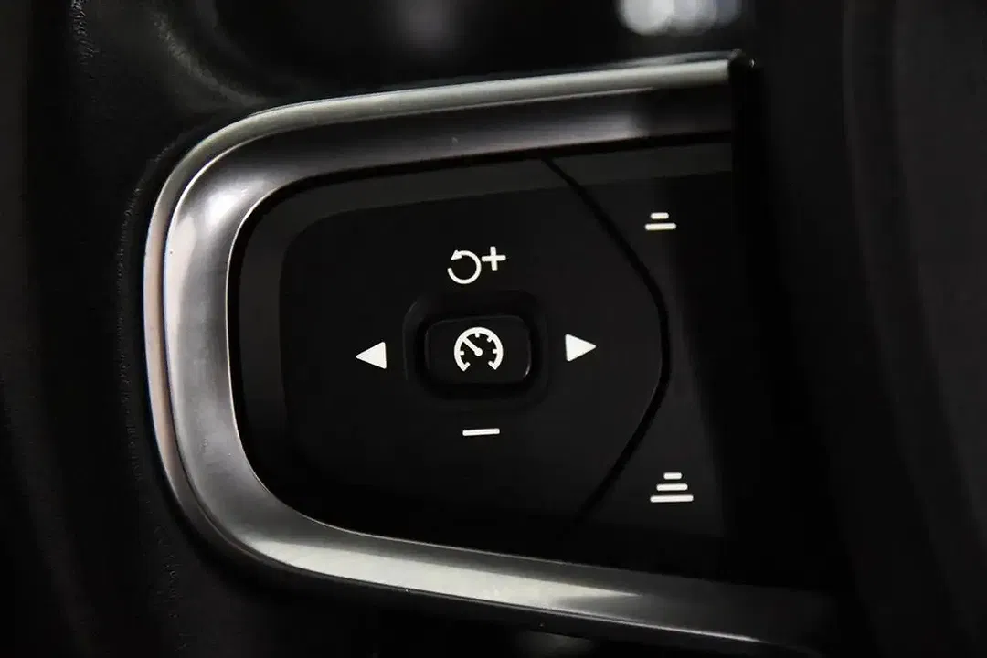 Volvo XC40 - Thumbnail 13