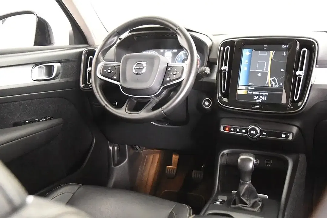 Volvo XC40 - Thumbnail 9