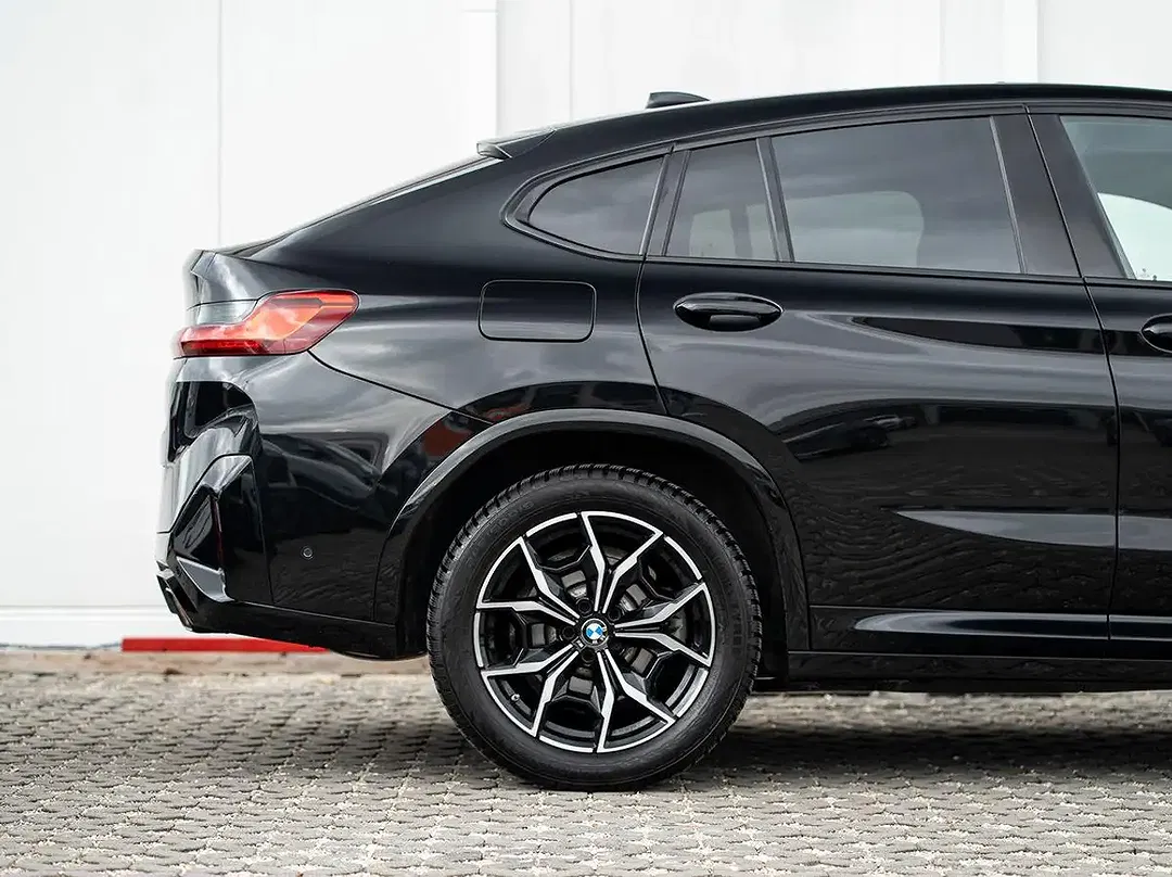 BMW X4 - Thumbnail 6