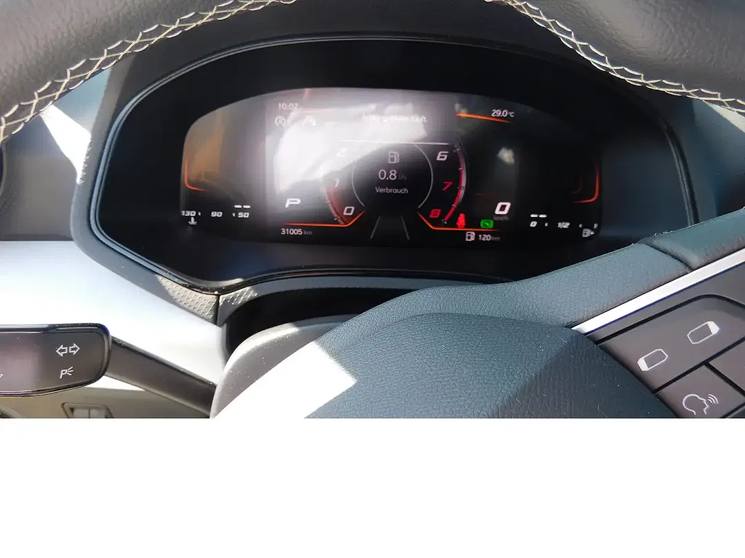 SEAT Arona - Thumbnail 7