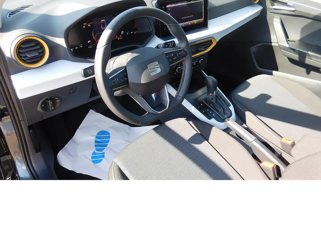 SEAT Arona - Thumbnail 8
