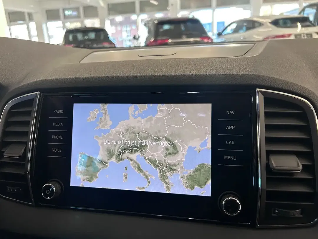 Skoda Karoq - Thumbnail 10