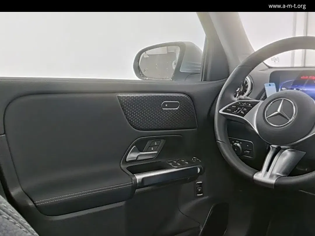 Mercedes-Benz EQB 300 - Thumbnail 7