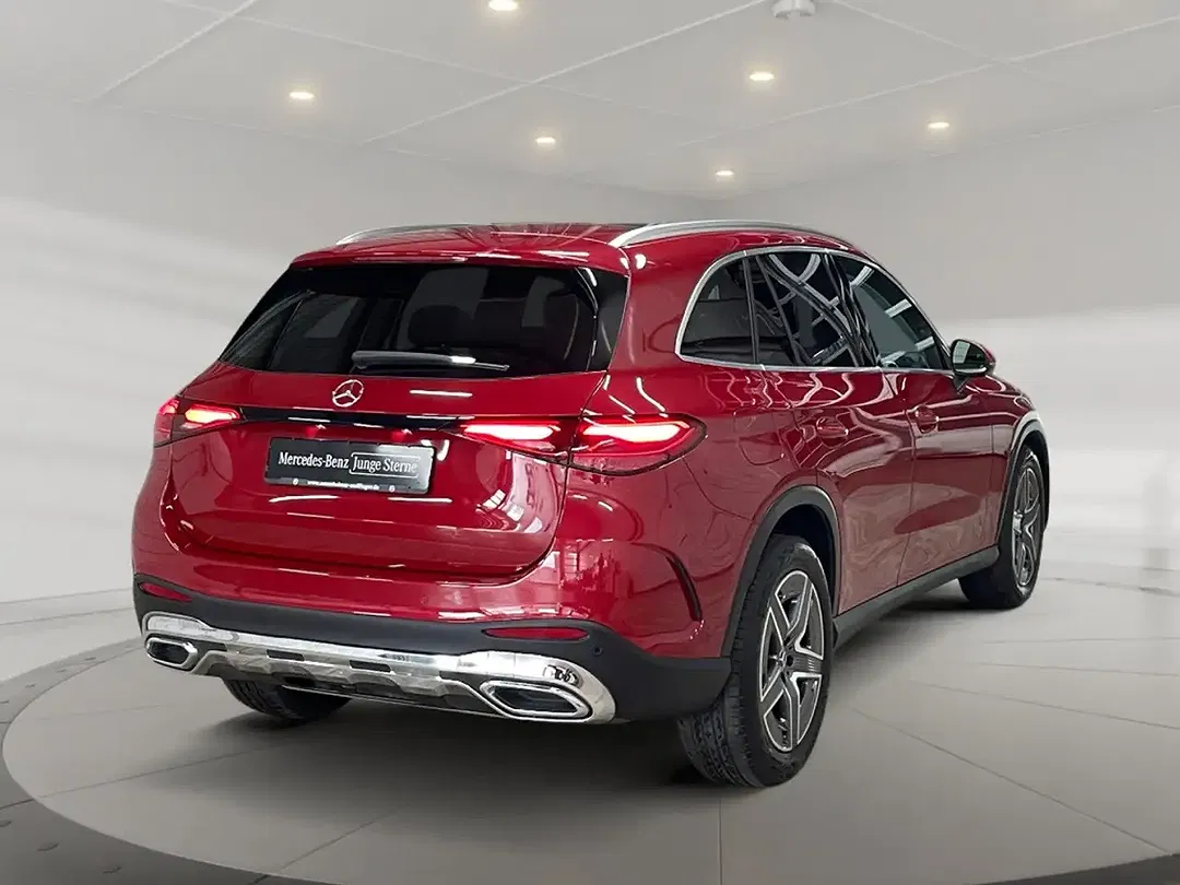 Mercedes-Benz GLC 300 - Thumbnail 2