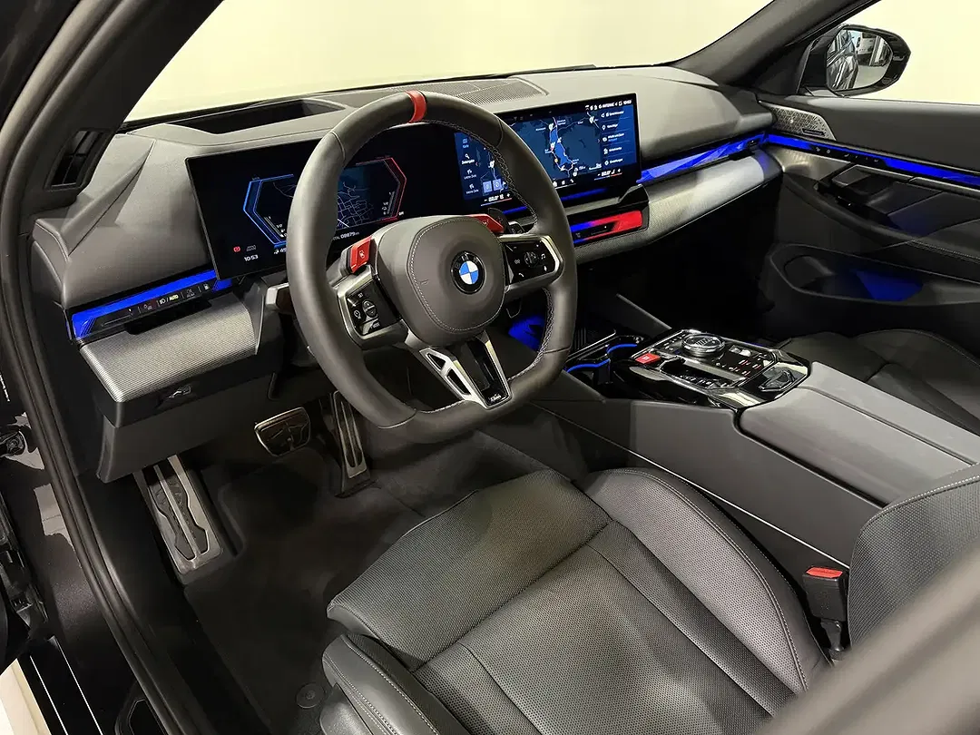 BMW M5 - Thumbnail 9