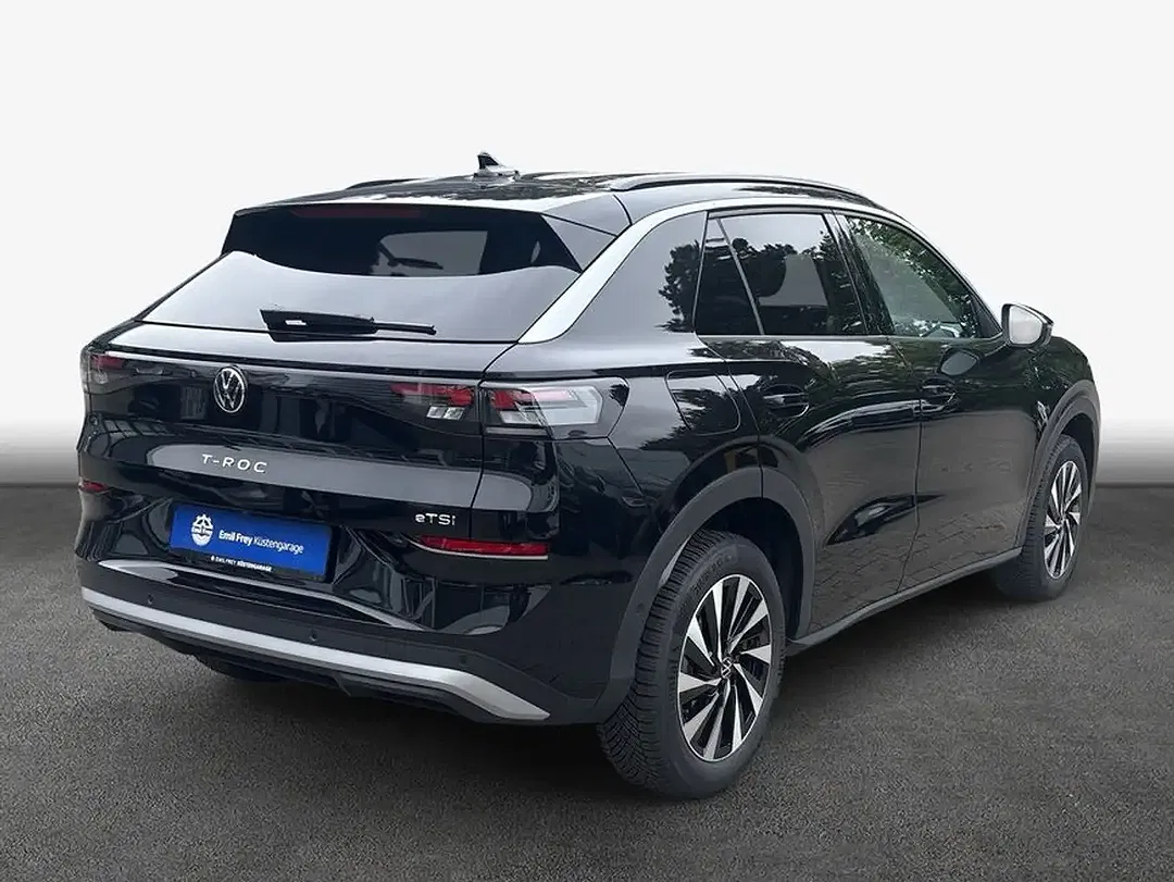 Volkswagen T-Roc - Thumbnail 2