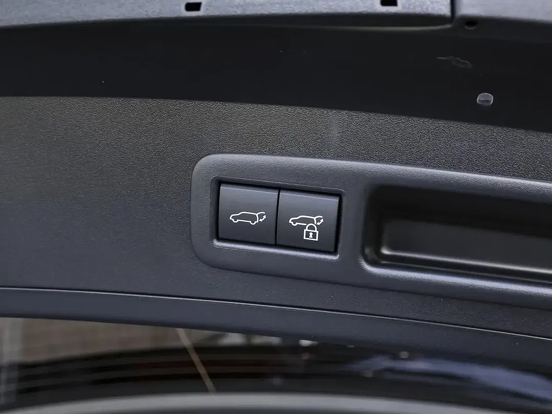 Lexus UX 250h - Thumbnail 11