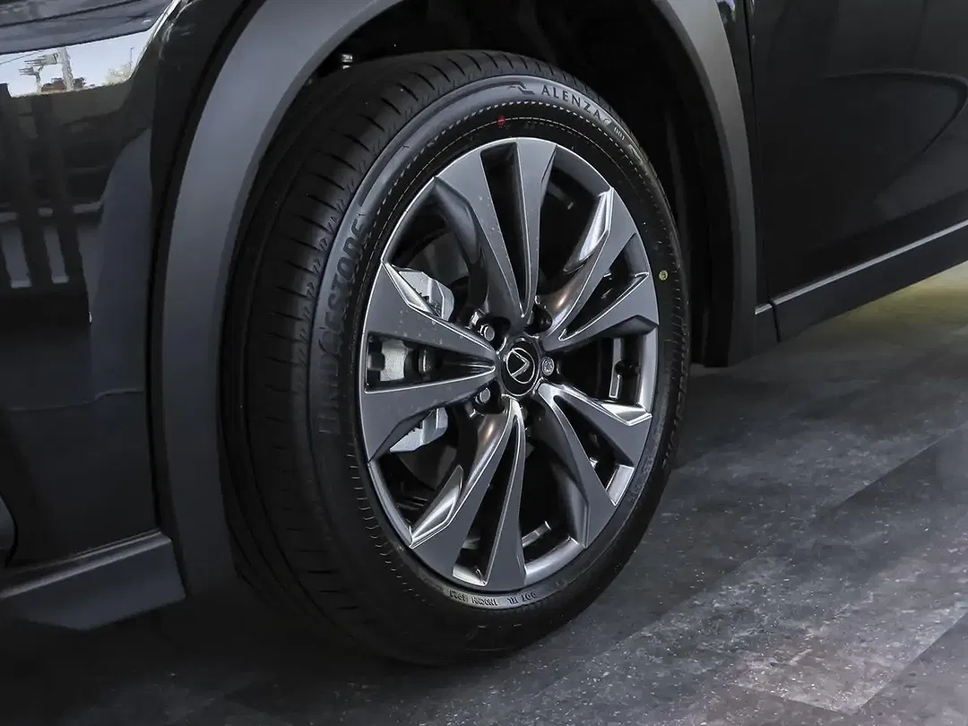 Lexus UX 250h - Thumbnail 13