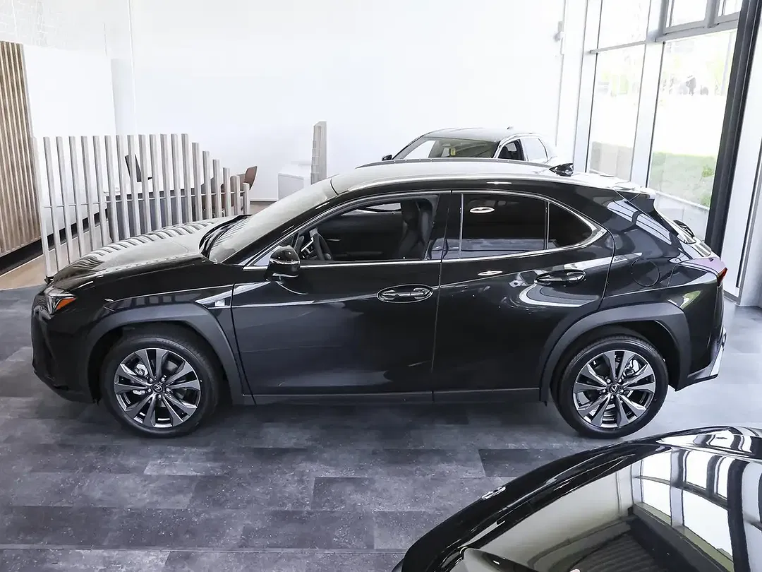Lexus UX 250h - Thumbnail 3