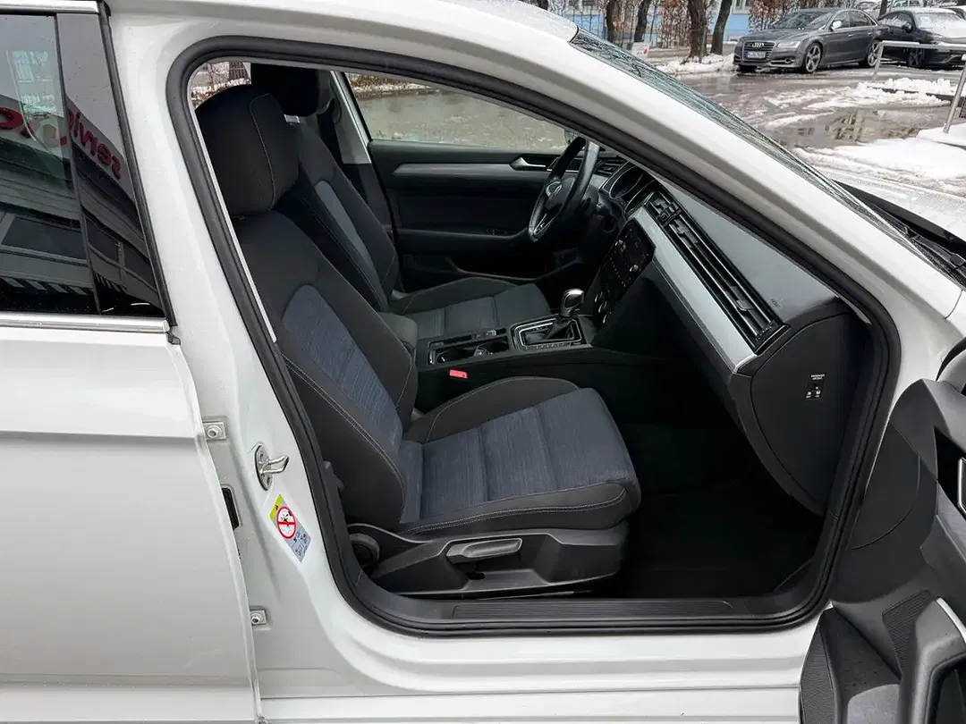Volkswagen Passat Variant - Thumbnail 10