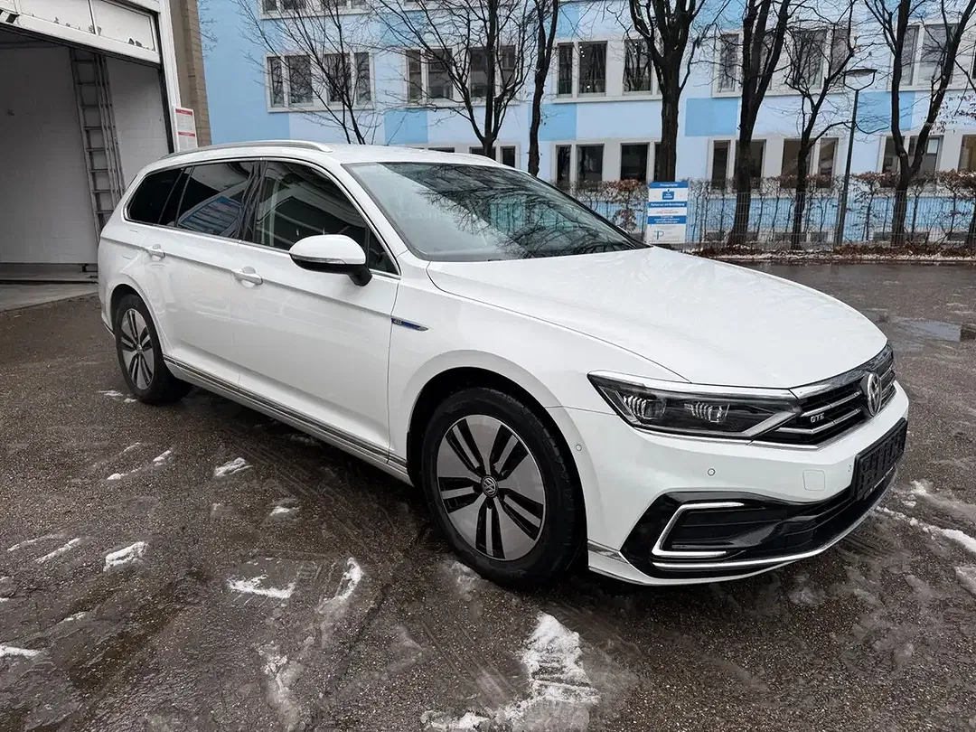 Volkswagen Passat Variant - Thumbnail 3