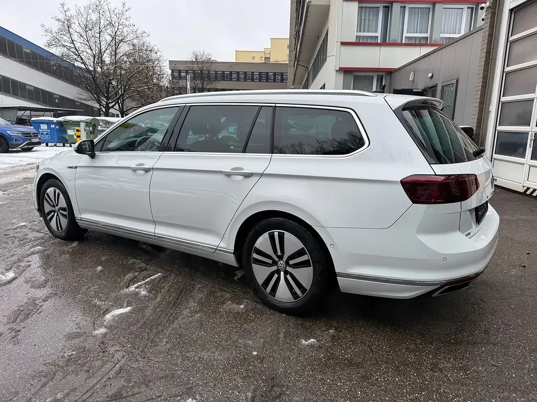 Volkswagen Passat Variant - Thumbnail 6