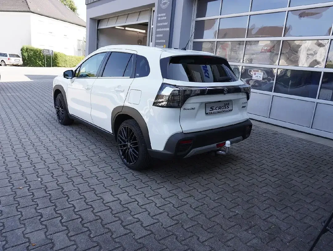 Suzuki S-Cross - Thumbnail 3
