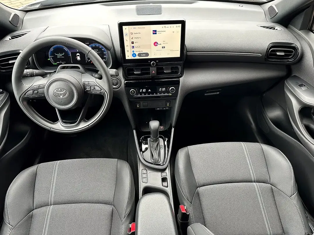 Toyota Yaris Cross - Thumbnail 12