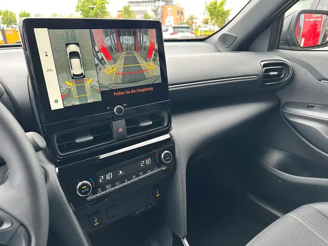 Toyota Yaris Cross - Thumbnail 14