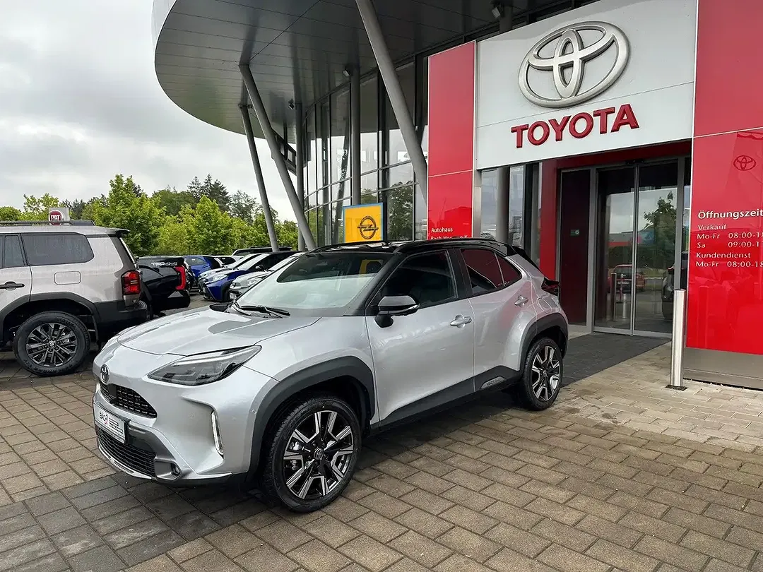 Toyota Yaris Cross - Thumbnail 2
