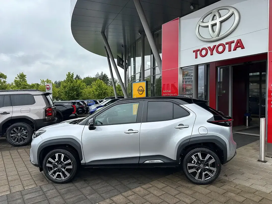 Toyota Yaris Cross - Thumbnail 3