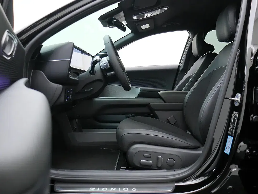 Hyundai IONIQ 6 - Thumbnail 10