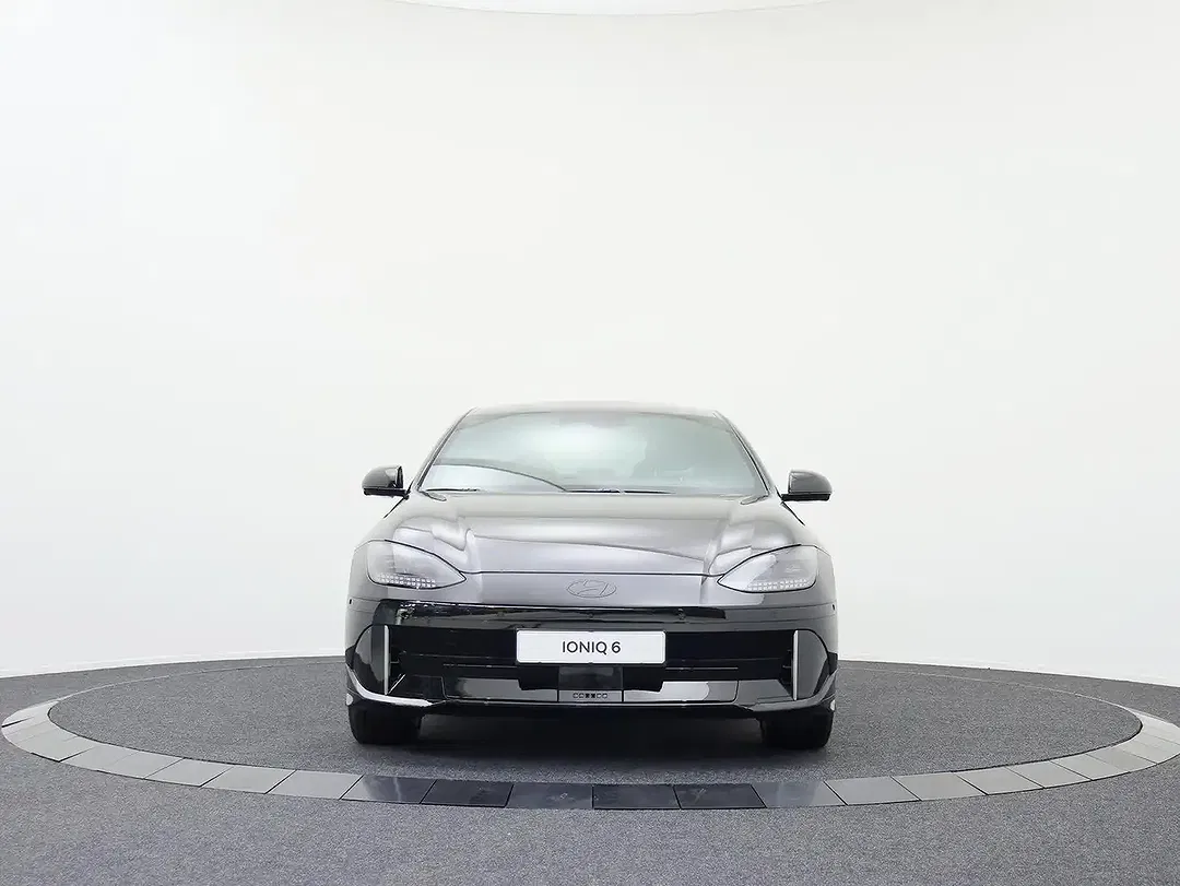 Hyundai IONIQ 6 - Thumbnail 2