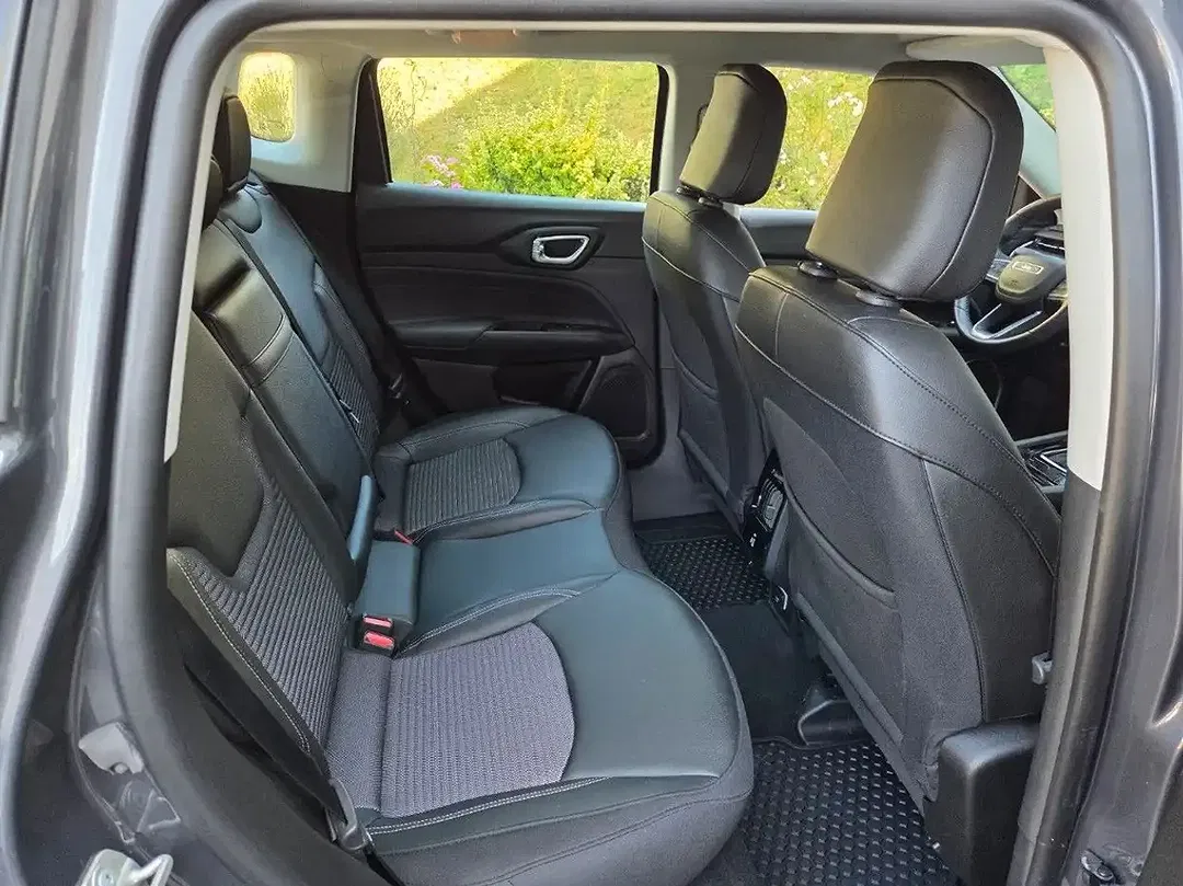 Jeep Compass - Thumbnail 13