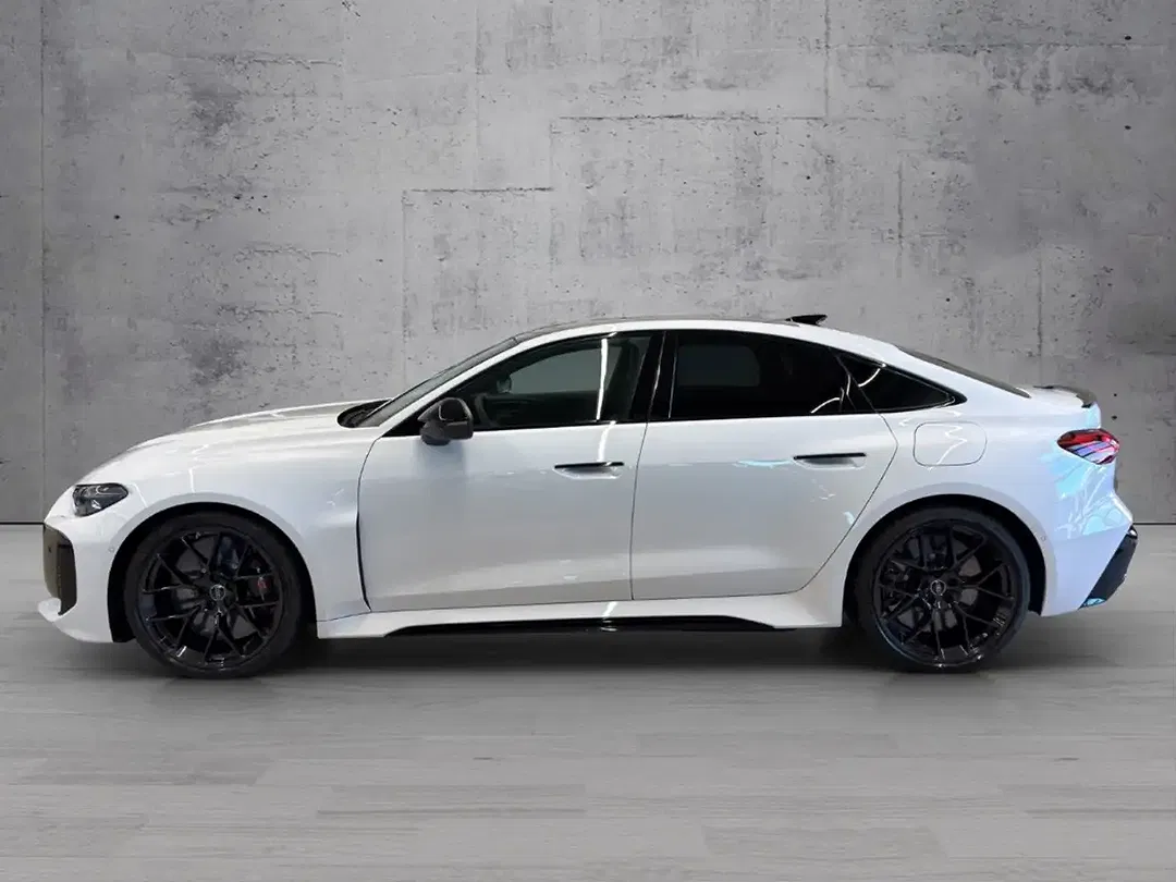 Audi RS5 - Thumbnail 3