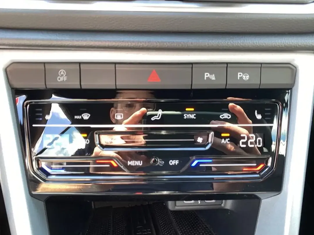 Volkswagen T-Roc - Thumbnail 15