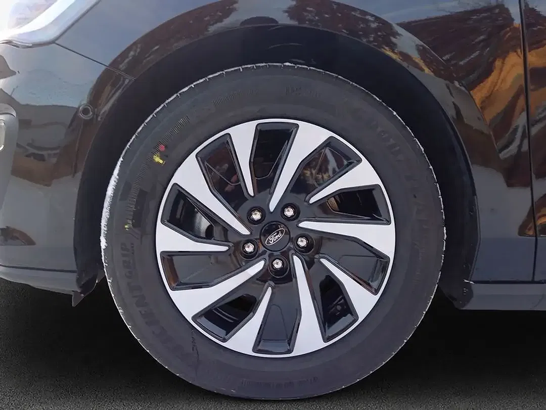 Ford Focus - Thumbnail 7