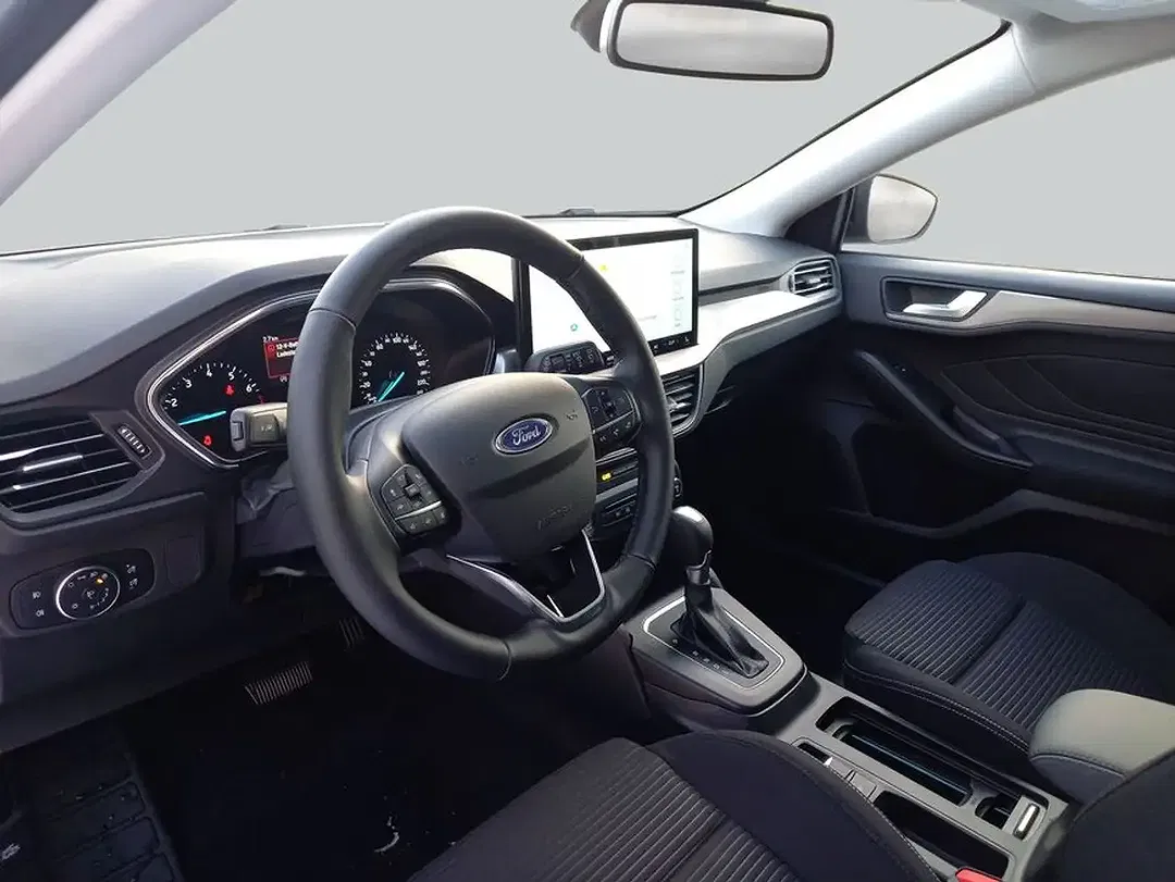 Ford Focus - Thumbnail 9