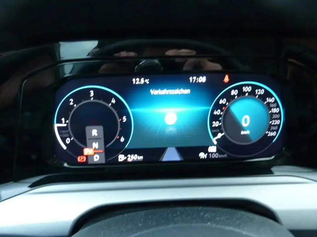 Volkswagen Golf Variant - Thumbnail 22