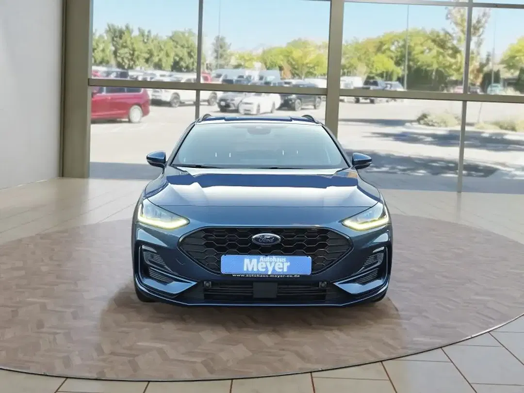 Ford Focus - Thumbnail 10