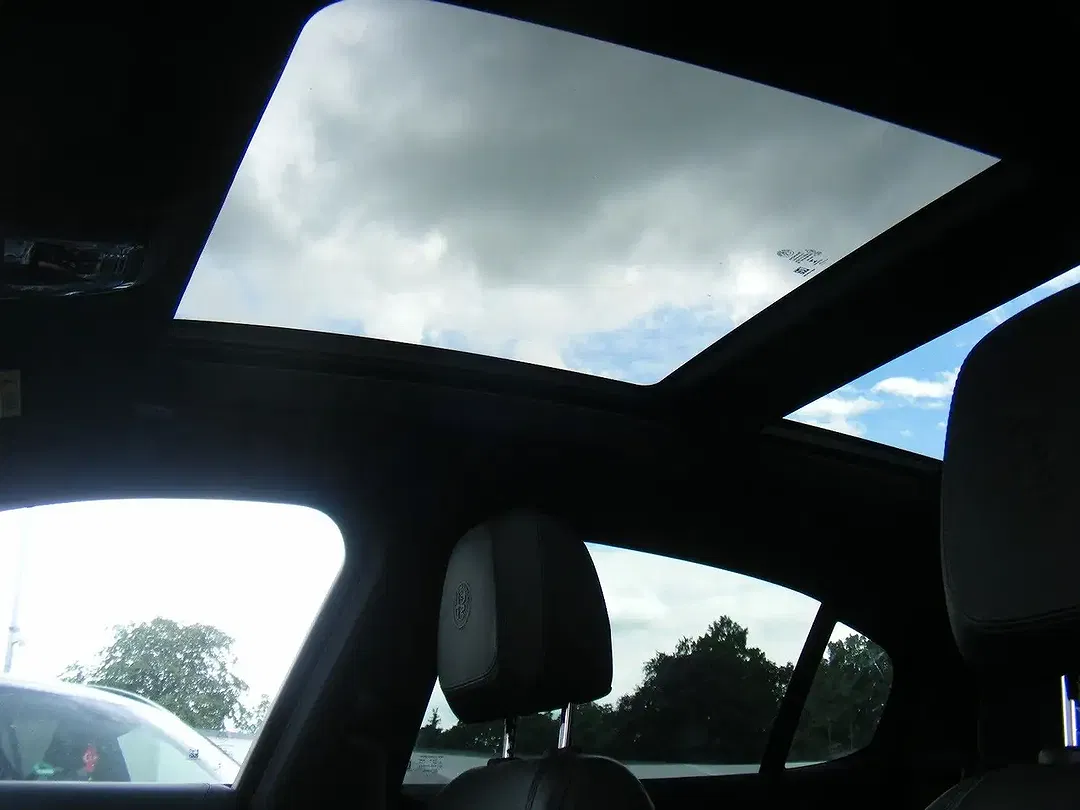Alfa Romeo Stelvio - Thumbnail 10