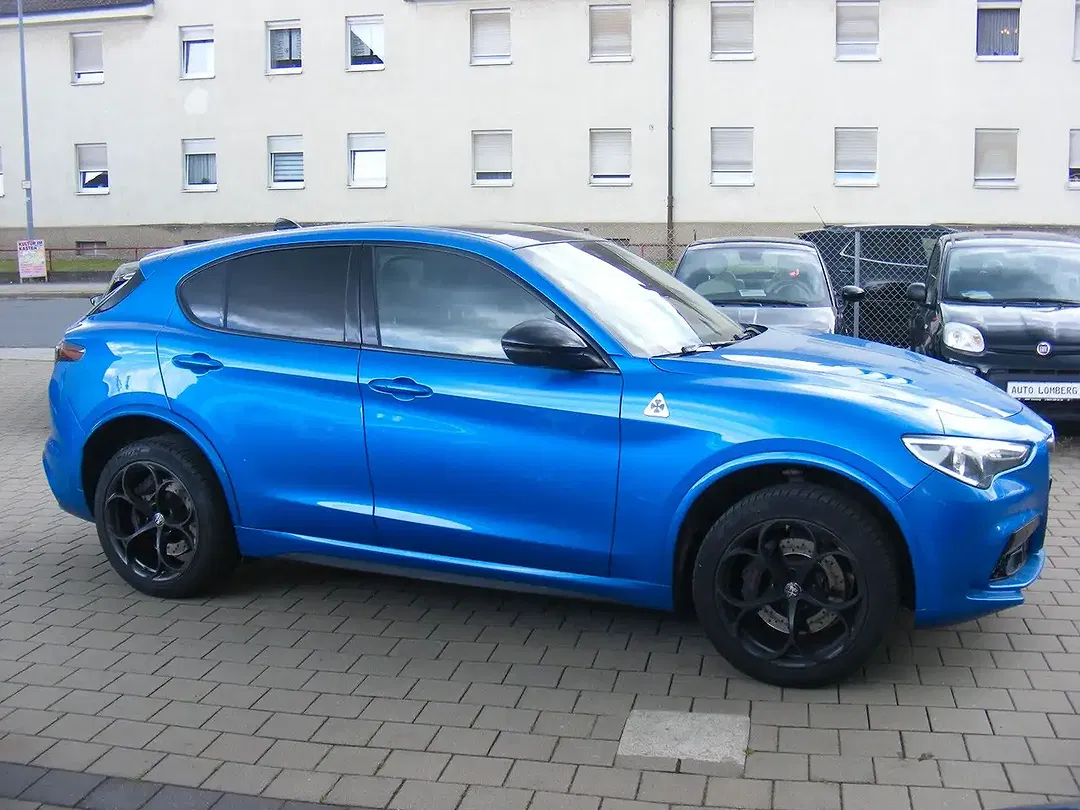 Alfa Romeo Stelvio - Thumbnail 4