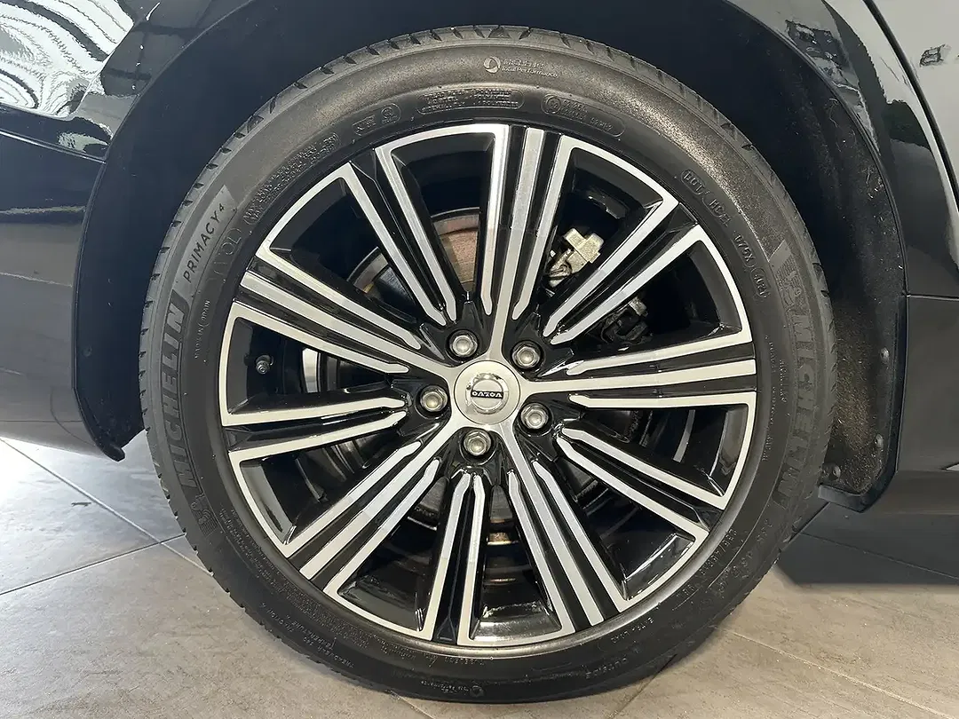 Volvo V60 - Thumbnail 3