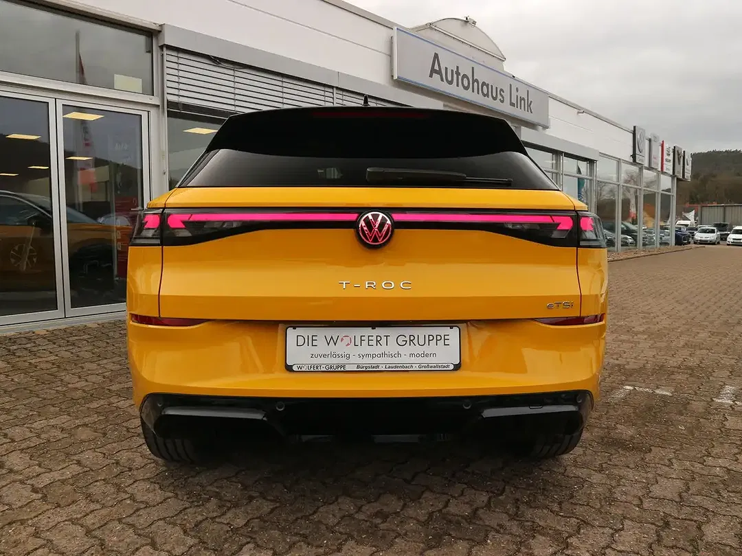Volkswagen T-Roc - Thumbnail 11
