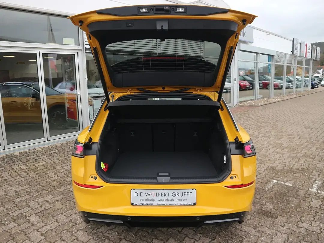 Volkswagen T-Roc - Thumbnail 12