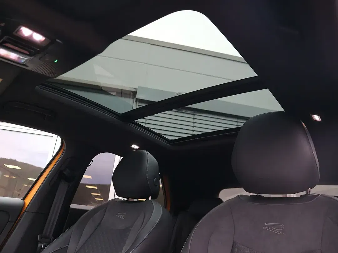 Volkswagen T-Roc - Thumbnail 8