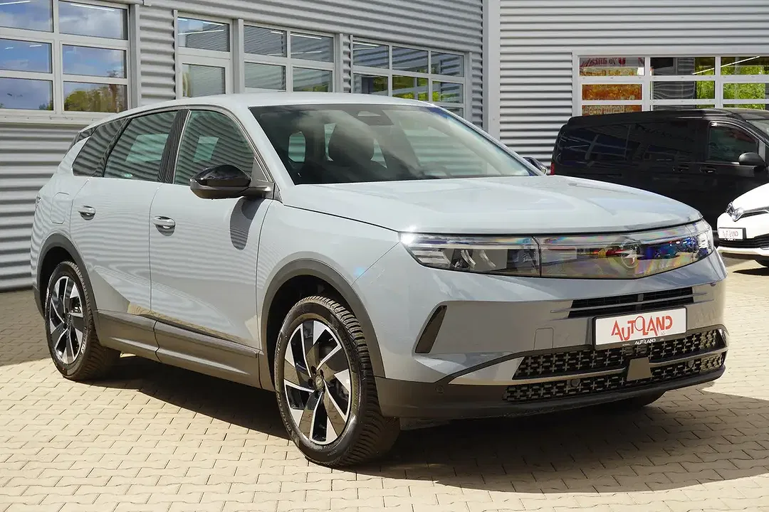 Opel Grandland Hybrid 1.2 Turbo AUT - foto 2