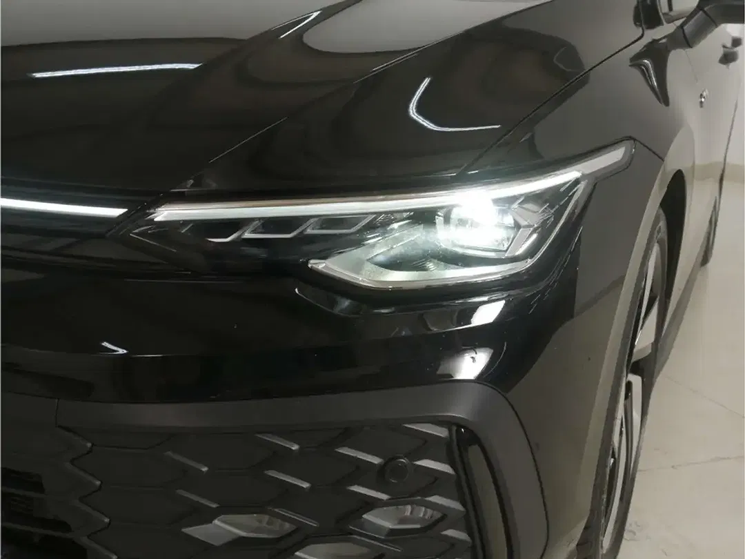 Volkswagen Golf GTI - Thumbnail 3