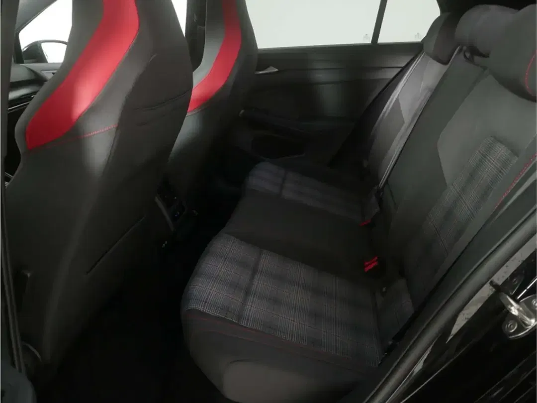 Volkswagen Golf GTI - Thumbnail 6