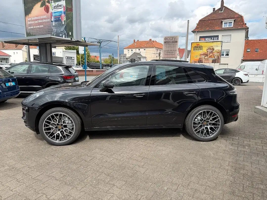 Porsche Macan - Thumbnail 4
