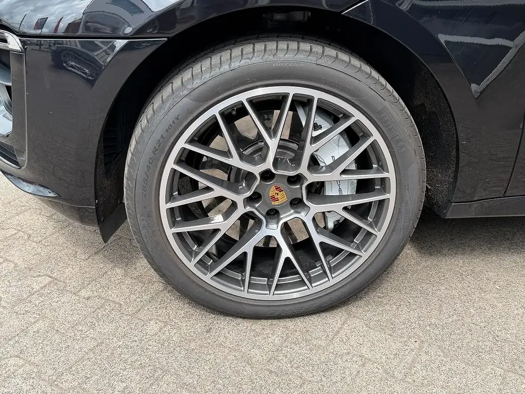 Porsche Macan - Thumbnail 9