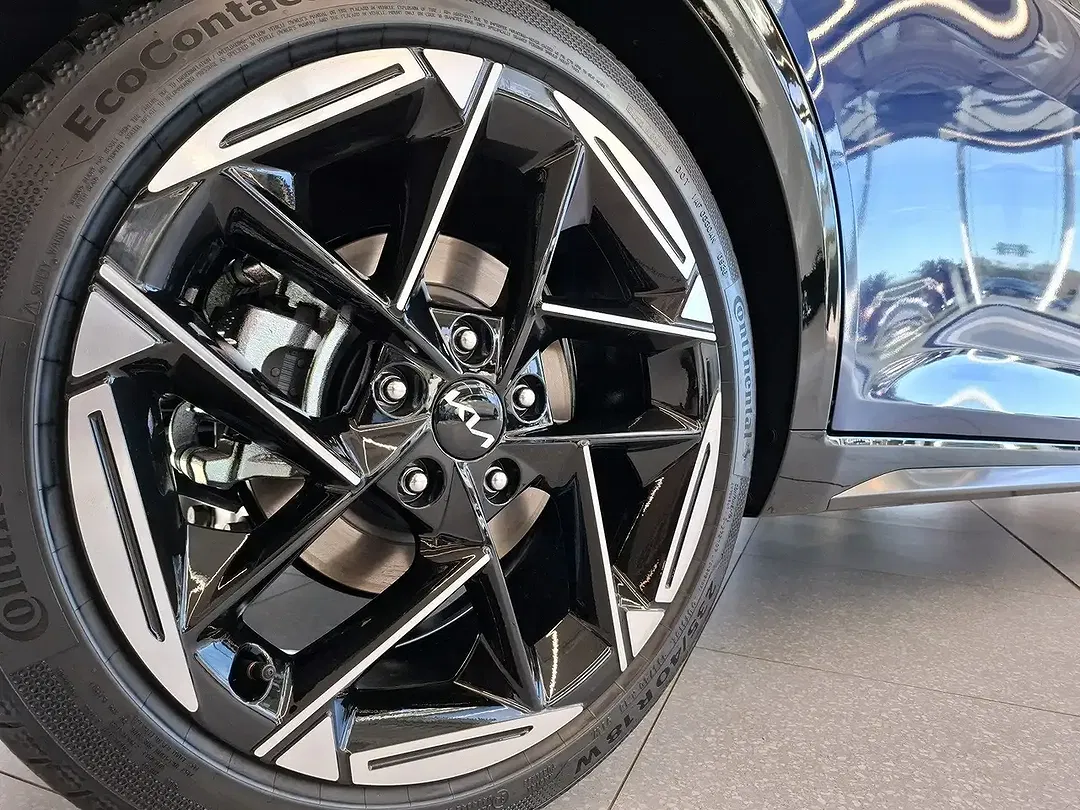 Kia K4 - Thumbnail 3