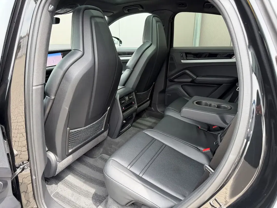 Porsche Cayenne - Thumbnail 12