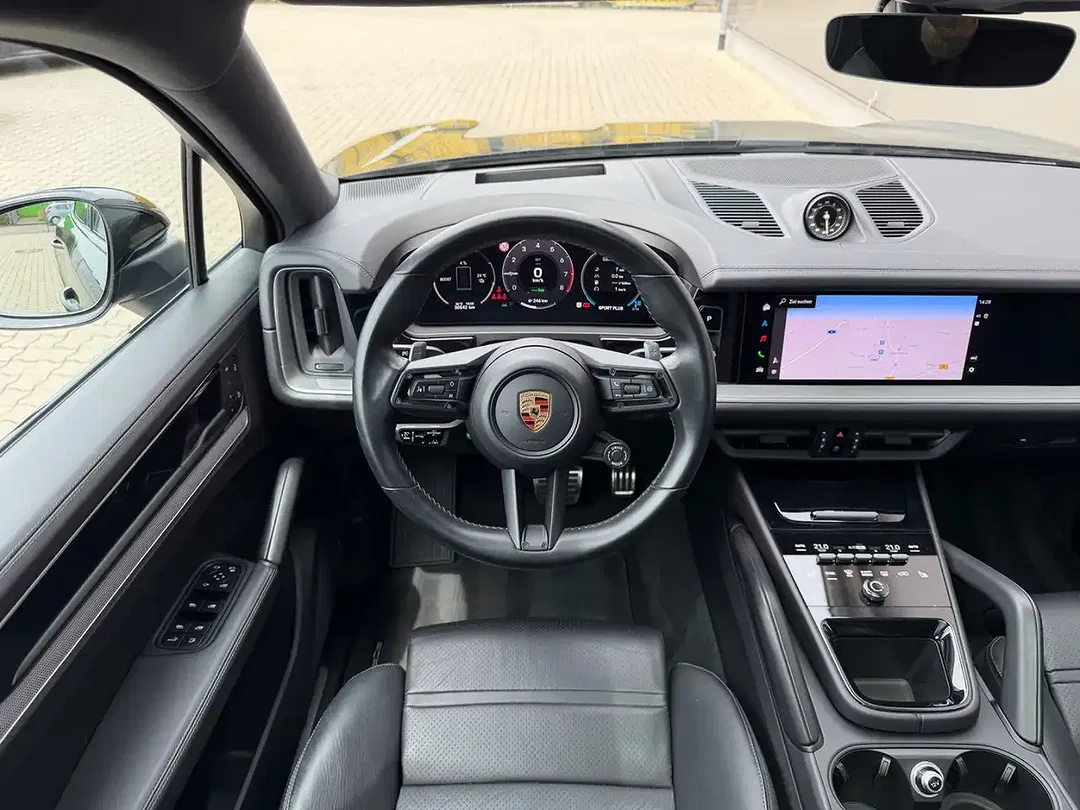 Porsche Cayenne - Thumbnail 13