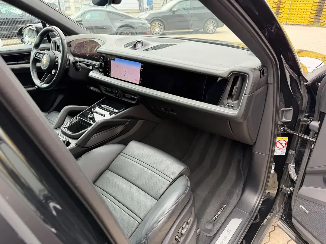 Porsche Cayenne - Thumbnail 15