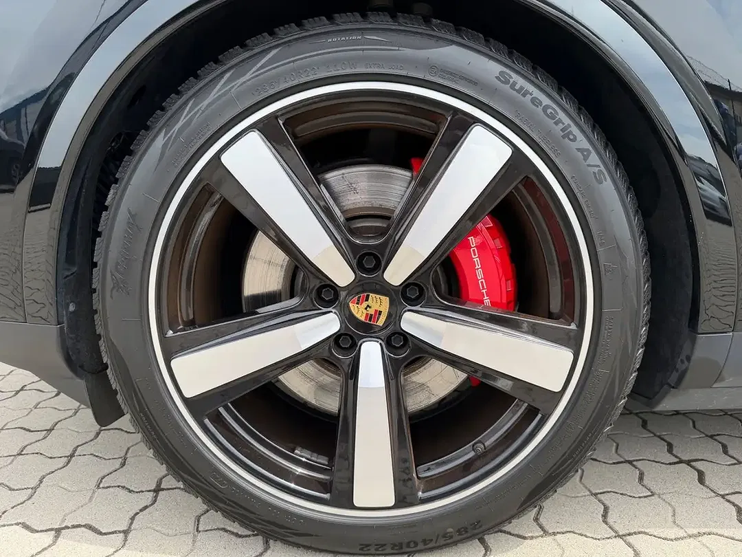 Porsche Cayenne - Thumbnail 4