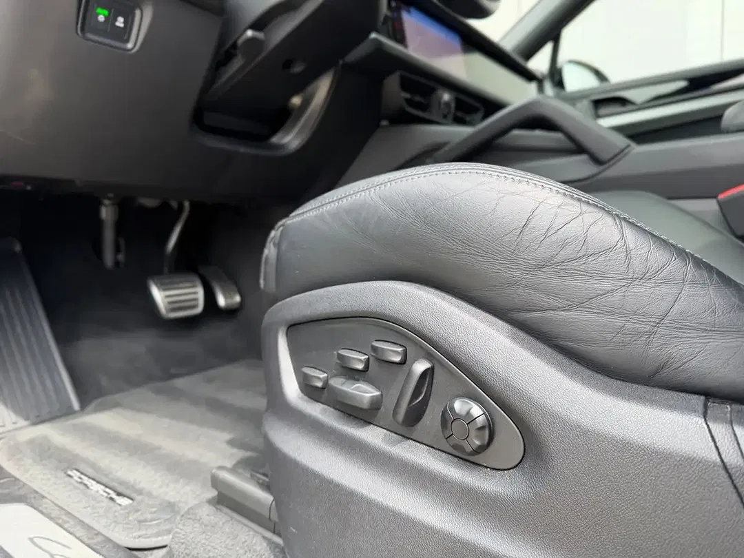 Porsche Cayenne - Thumbnail 9